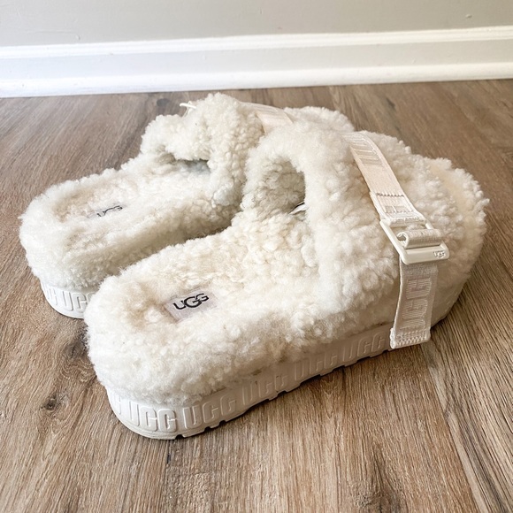 Ugg Fluffita White Slipper Sandal • Women’s Size 9 - Picture 9 of 11